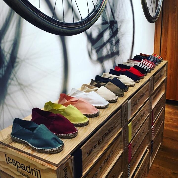 В молодые годы на такую обувь я бы и не взглянула. Фото сделано автором и принадлежит автору 