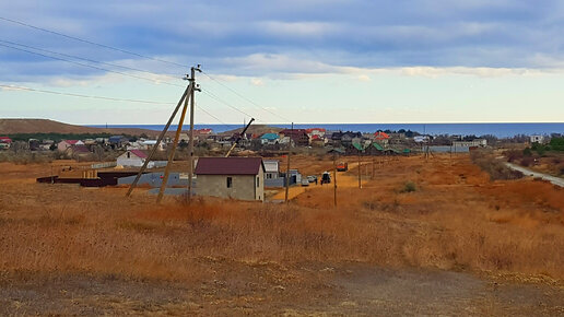 Дача рядом с морем и крупным прибрежным городом, как вариант для жизни и отдыха в Крыму.