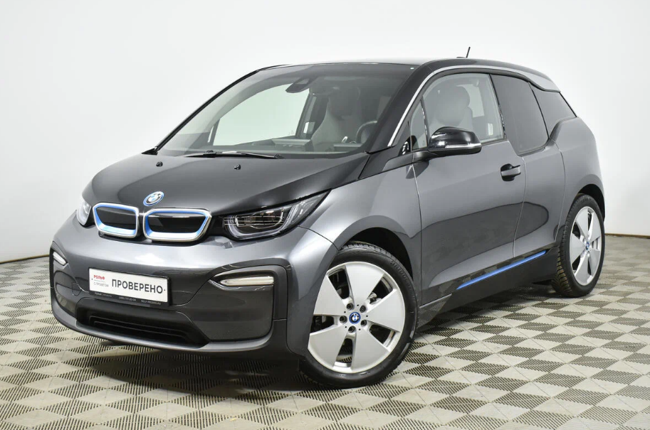 BMW i3 часто комплектуется дополнительным бензиновым двигателем для подзарядки аккумуляторов 