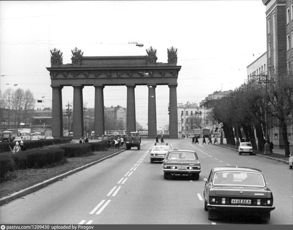 Ленинград 80. Ленинград Московский проспект 1956. Московские ворота Ленинград. Ленинград 1986 год Ленинский проспект. Московский район Ленинград СССР.