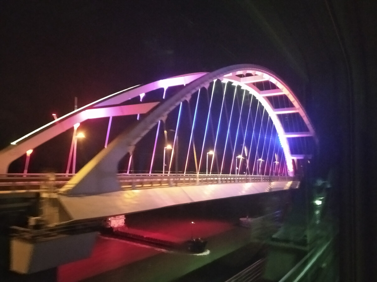 Жизнь в поезде. Тур по Крыму под стук колёс с "Гранд-экспрессом"