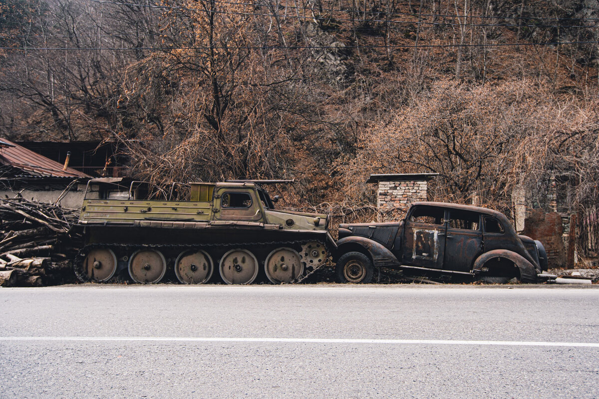 Трофейная техника на военной дороге ⛰🚗❌ | Худеющий Фотограф | Дзен