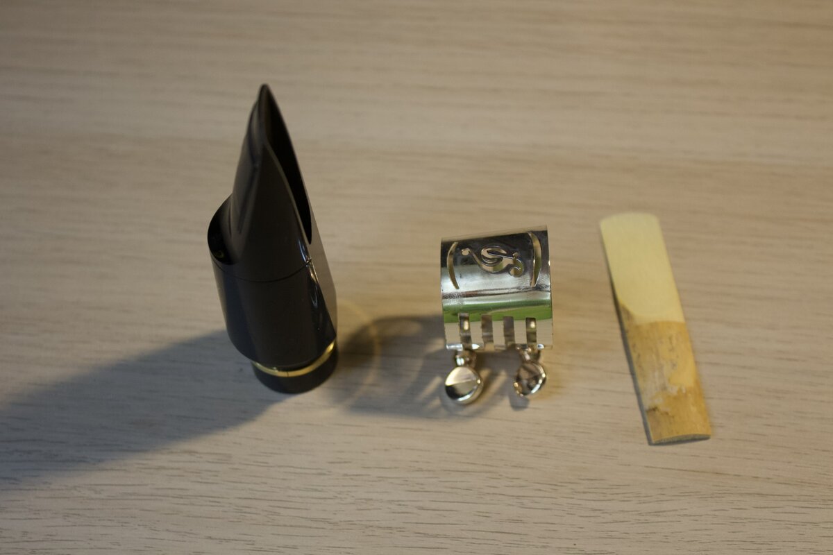 Мундштук , трость , лигатура 