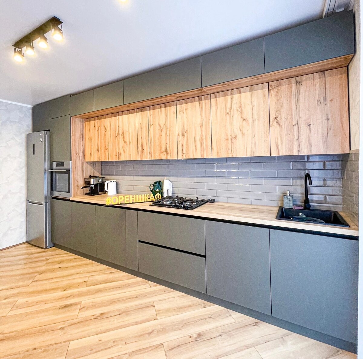 Темная кухня ЛДСП Egger