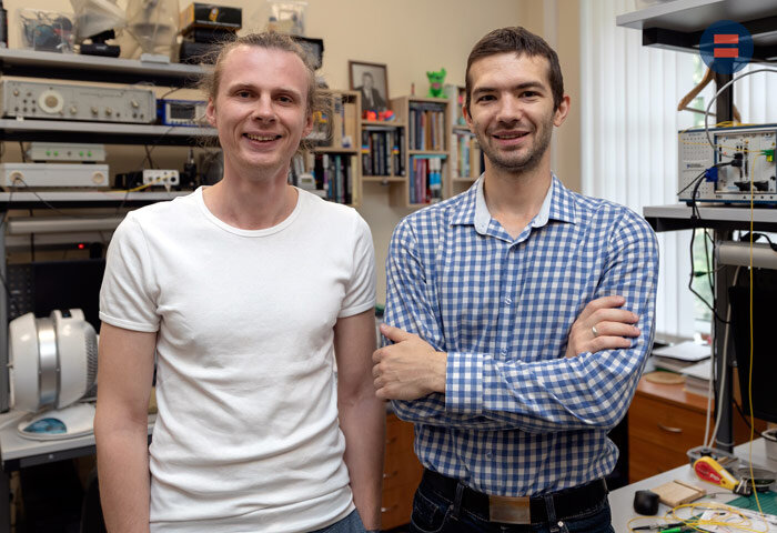 Разработчики устройства