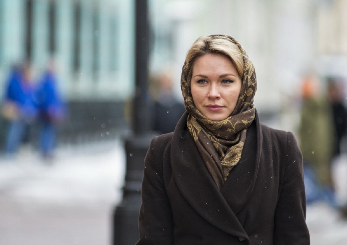 Прохожих лицо. Обычная женщина. Европейские женщины. Обычные русские женщины. Женщина в платке