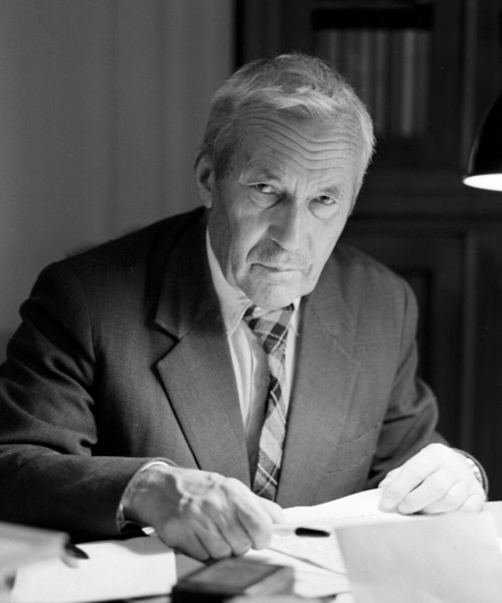 А.Н. Колмогоров (http://yarwiki.ru/uploaded/9/c/9c82e0711d04d4036d231cdbdda88957-1000.jpg)