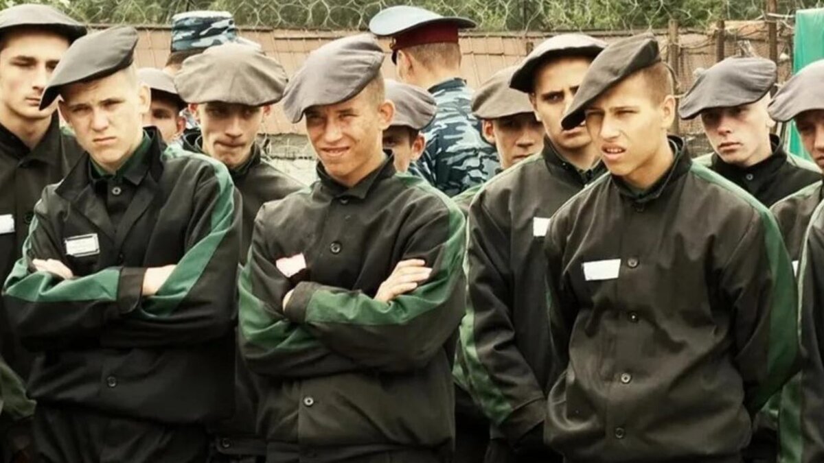     Сколько заключенных находится сегодня в зоне СВО и в каком они статусе? Ни одна из официальных инстанций не располагает этими данными. Тем временем, такая категория людей, находящихся сейчас на спецоперации, достаточно значительна. В Госдуме наконец задались вопросом об их статусе.