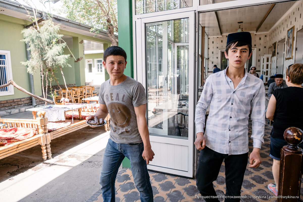 У узбеков нет иллюзий. А р лурия. Белые узбеки. Узбекский базар арбузы. У узбеков нет иллюзий.