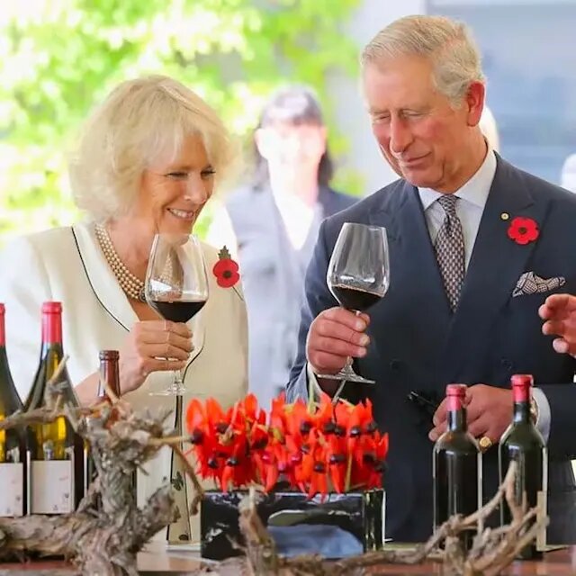 Карл и Камилла на дегустации в Ассоциации виноградарей Великобритании. www.dailymail.co.uk