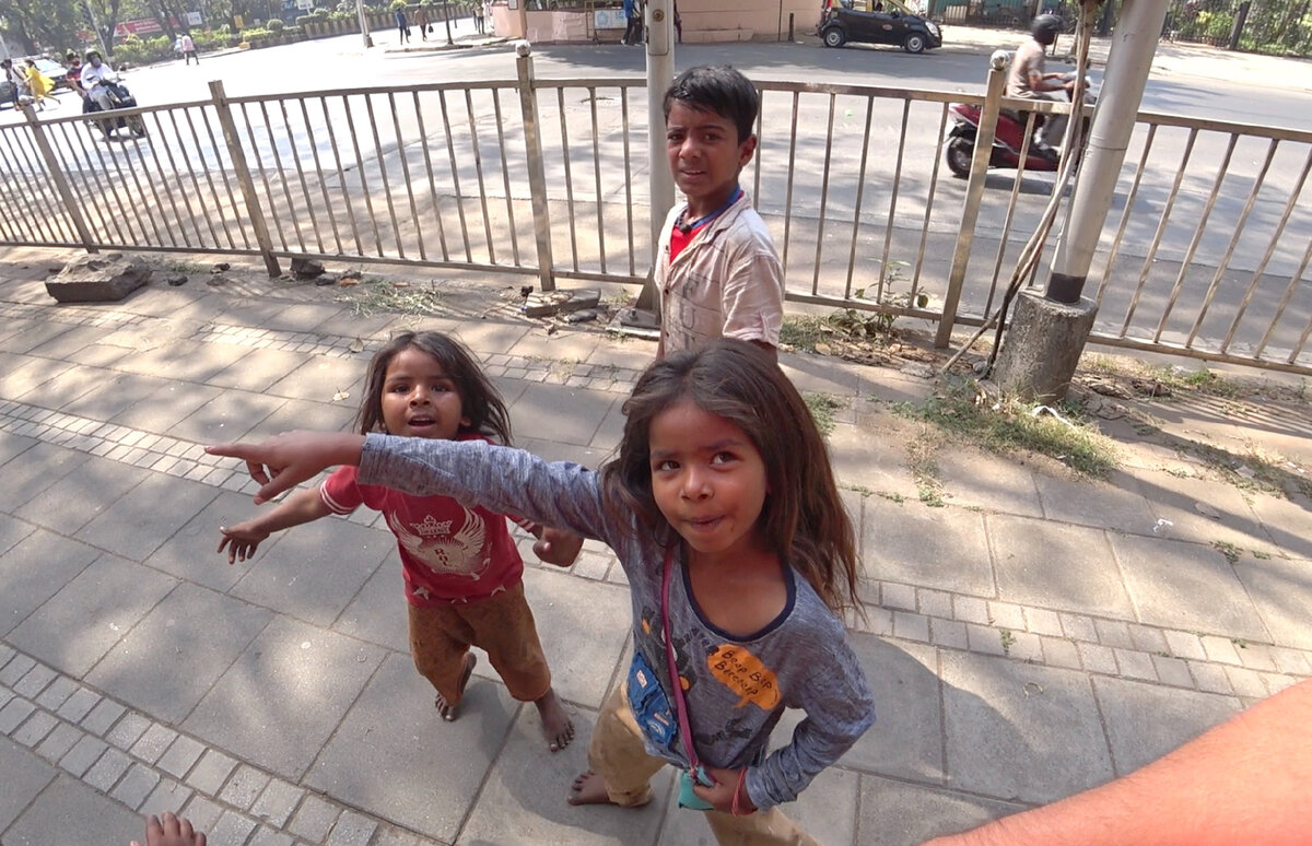 Бездомные дети в Мумбаи. Индия