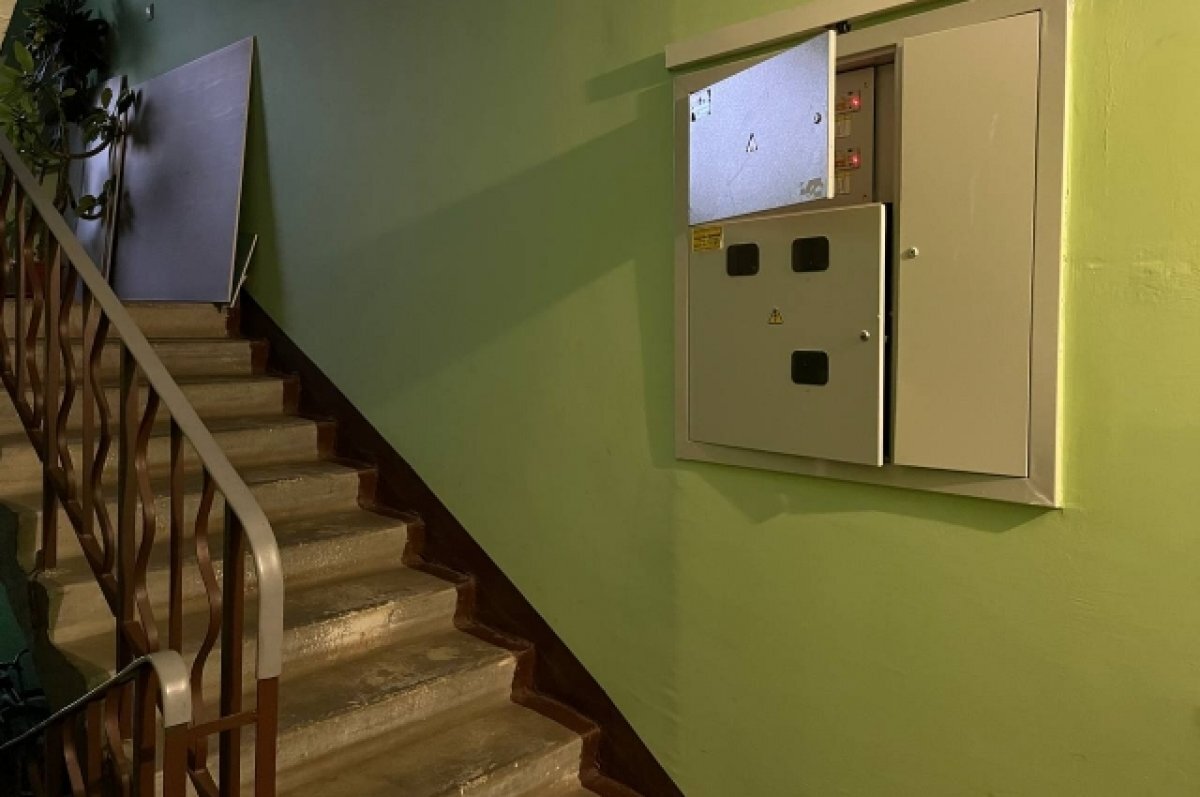    Россиянин, купивший квартиру на первом этаже, закрыл подъезд для жильцов