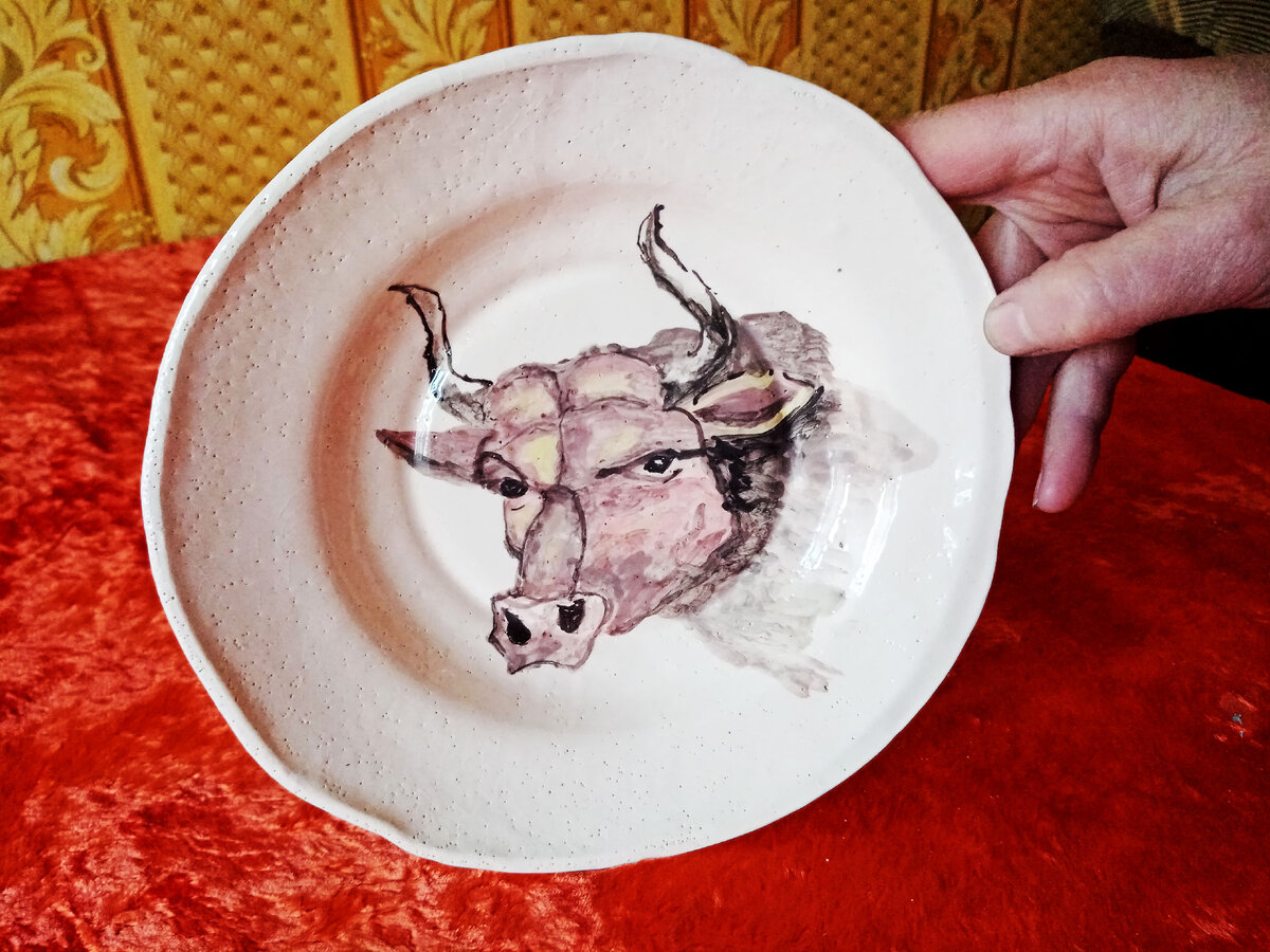 Декоративная тарелка "Голова быка", ручная работа