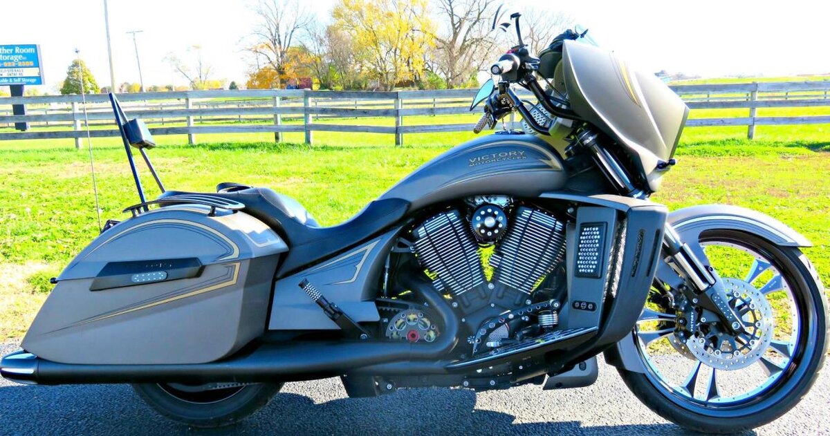 Victory Cross Country Magnum