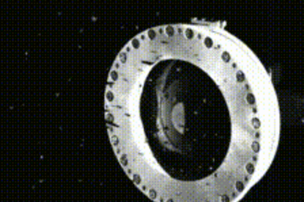 Ускользающие из контейнера образцы / Фото: NASA