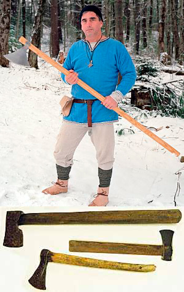 В руках у товарища в синем – боевое оружие. Под ним – фермерские игрушки. 