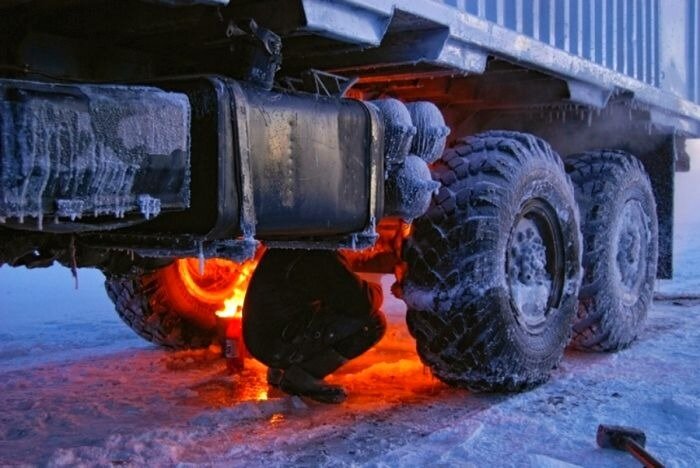 автовладельцы поджигали шины автомобилей перед поездкой 