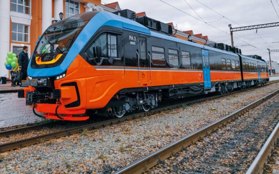 Электричка курск курчатов. Рельсовый автобус Орлан. Ра-3 рельсовый автобус Брянск Орловский. Рельсовый автобус ра-3. Ра3 рельсовый автобус Брянск.