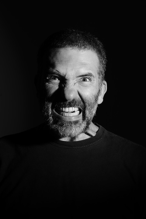 https://cdn.pixabay.com/photo/2017/06/01/19/43/man-2364347_960_720.jpg