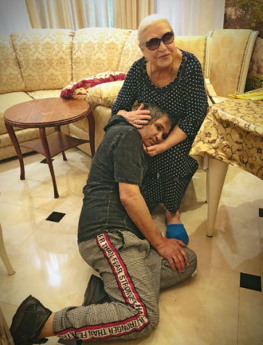 Шуточное фото с супругой Лидией