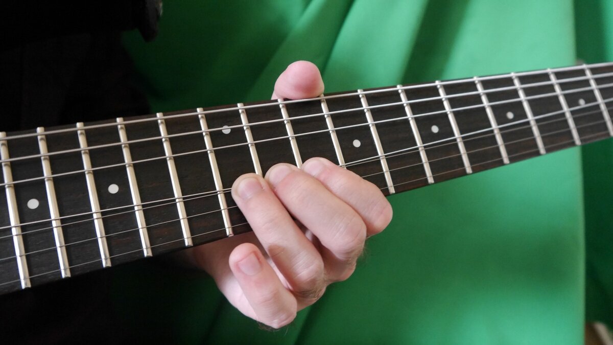 Блюзовая постановка левой руки при игре бэндов