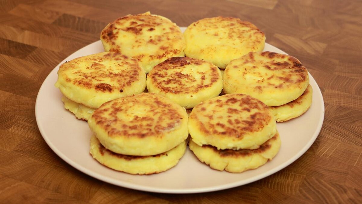 Привет! Сегодня приготовлю сырники или лучше их назвать творожники на сковороде ) ВИДЕО как всегда в конце статьи!