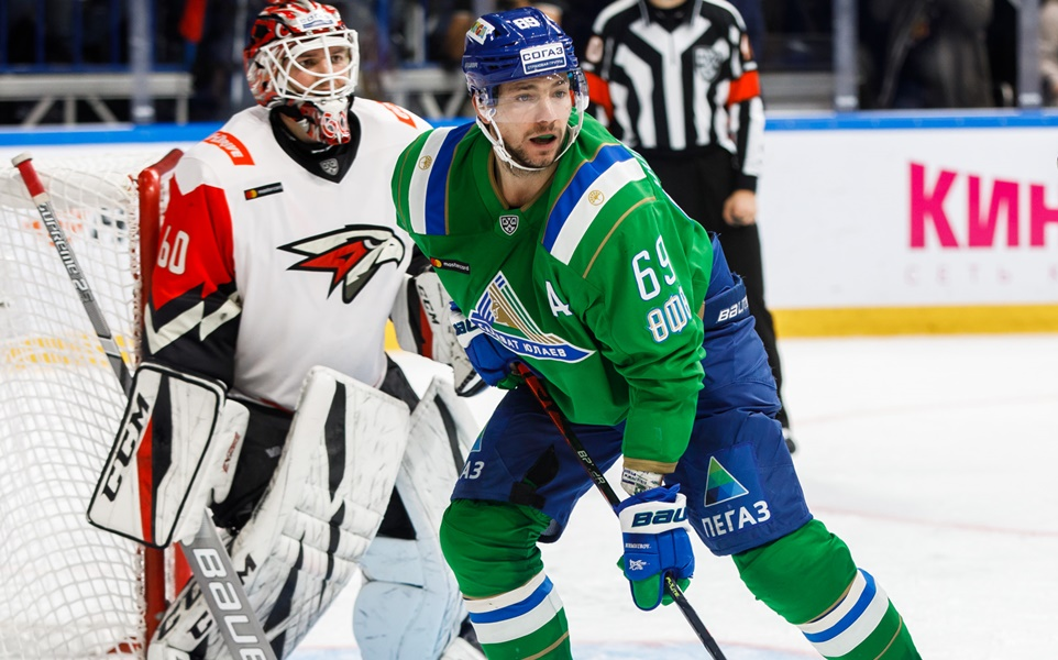 Александр Бурмистров сделал 27 силовых приемов и идет на втором месте по этому показателю среди нападающих «Салавата». Фото: hcsalavat.ru