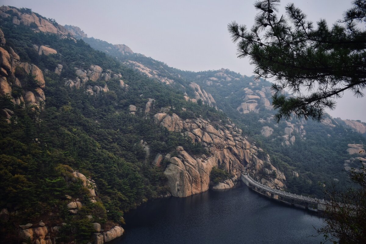 Горделивые скалы горы Лаошань