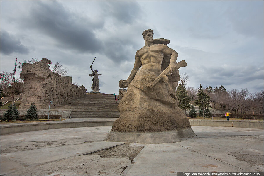 Памятники города героя волгограда. Город герой Волгоград. Волгоград город герой памятники. Город герой Сталинград Волгоград. Город-герой Волгоград 1942.