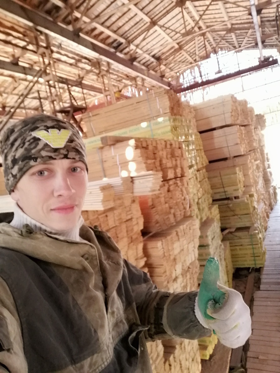 Теперь я заведующий складом готовой продукции... 