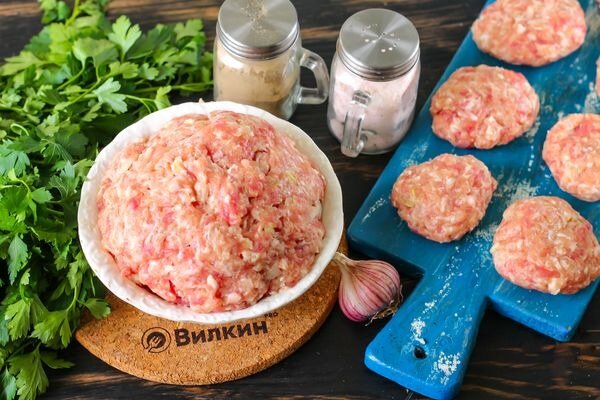 Фарш для котлет как в советской столовой (от одних воспоминаний текут слюнки) — в чем же их секрет?