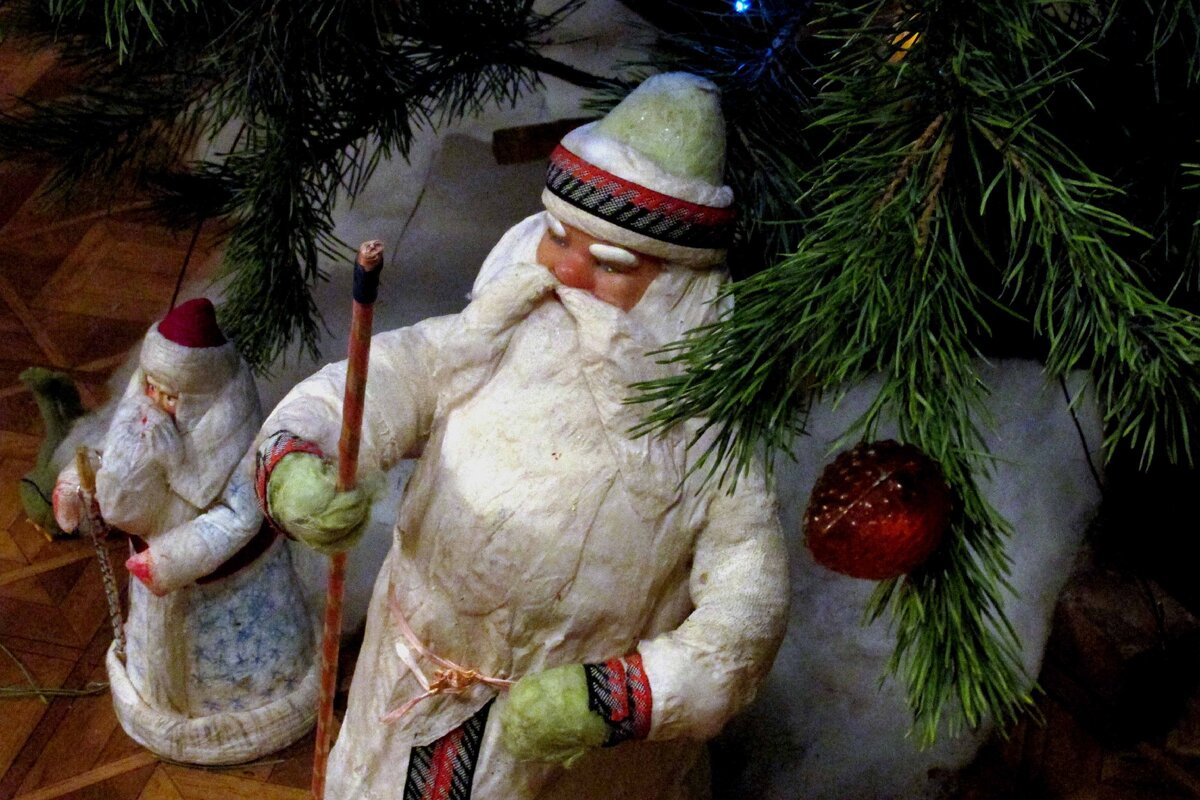 Спасибо Наталья за Деда Мороза, аж два))))С Новым Годом!