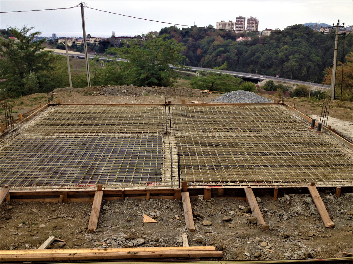 Ростверк фундамента с обратной засыпкой