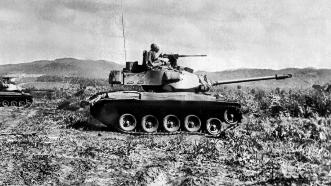 Легкий танк М41 на учениях во Вьетнаме