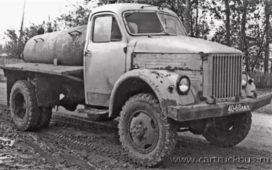 Вот такая машина могла меня размазать о стену. Картинка из сервиса Яндекса.