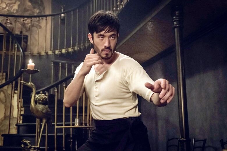 Кард из сериала "Воин"