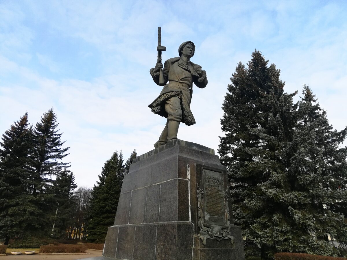 Великие Луки памятник Александру Матросову