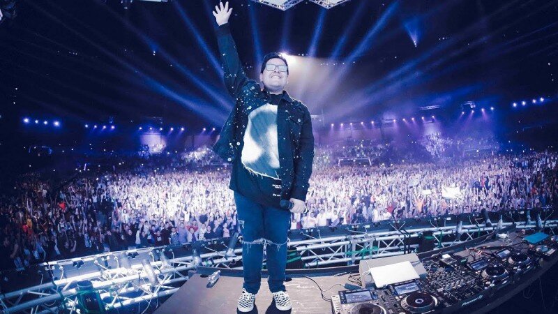 DJ Carlos Herrera на Фестивале Lumination, Гватемала, 2019 г.