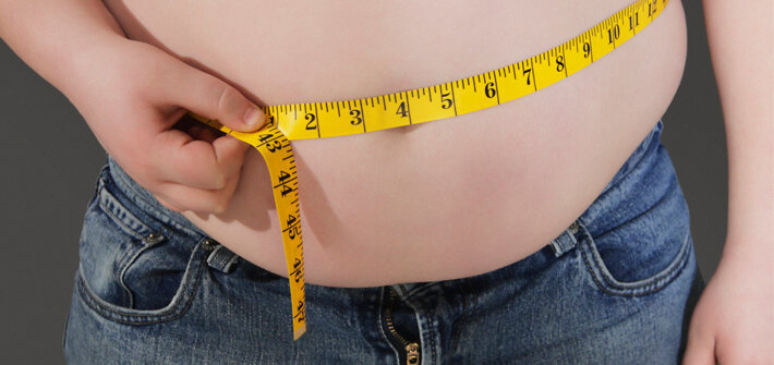 Переедание и ожирение – ключевые провоцирующие факторы диабета 2 типа. При составлении диеты учитывается весовая категория пациента – 20 Ккал на каждый килограмм веса для женщин и 25 Ккал соответственно для мужчин.