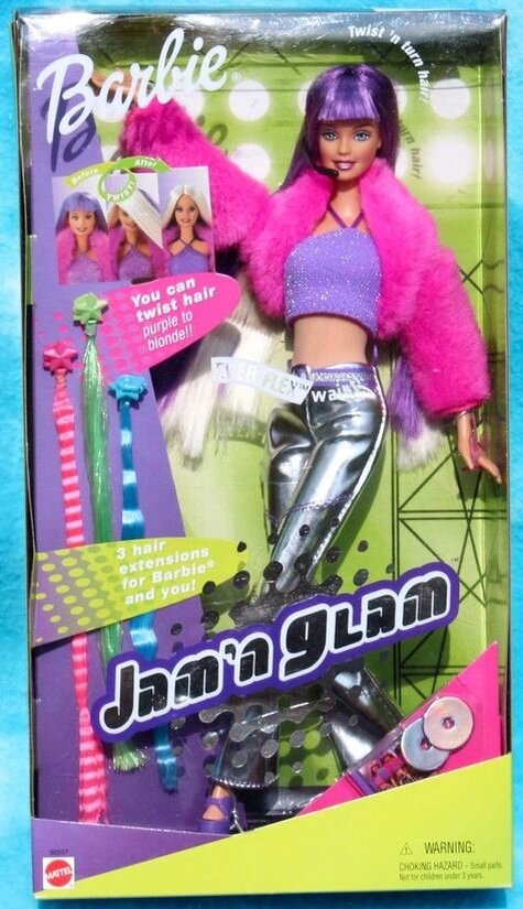 Были подозрения на Jam'n Glam Barbie из-за похожего кроя аутфита. Да и молд лица с мейком тот самый. Но во-первых, тут все барби "челкастики", а во-вторых блондинки в серии нет. 