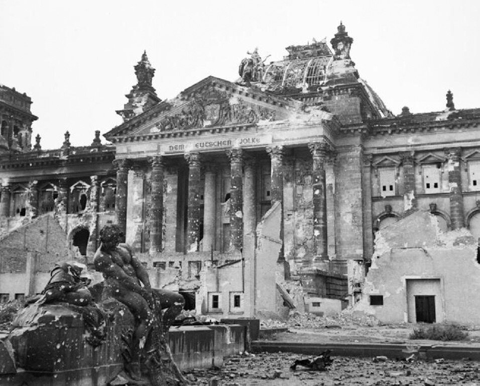 Реальная фотография. Листайте, чтобы увидеть объект в игре