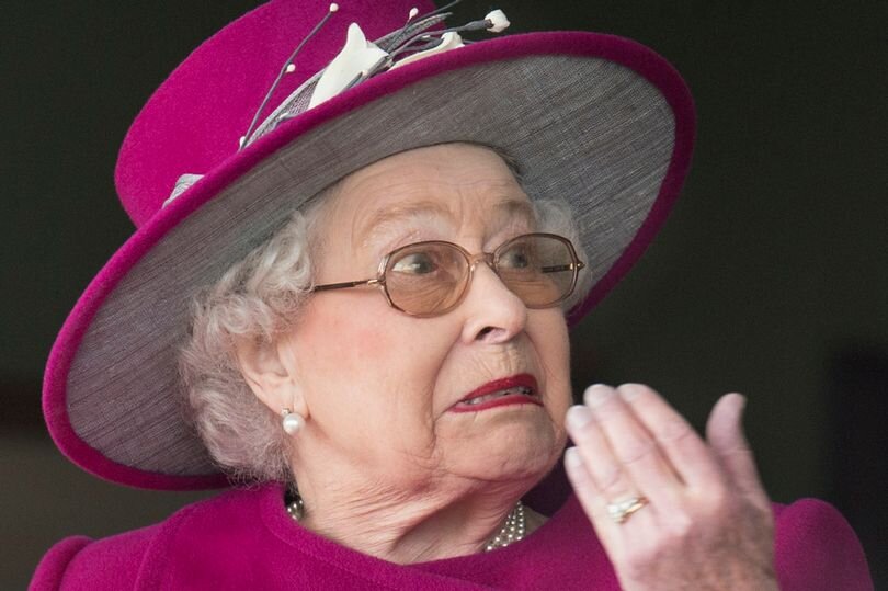 Елизавета 2 отказалась от брюк на публике