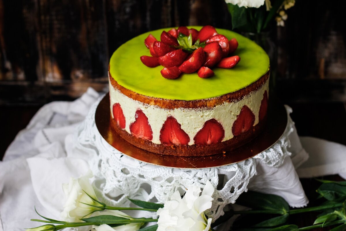 Торт Фрезье с клубникой