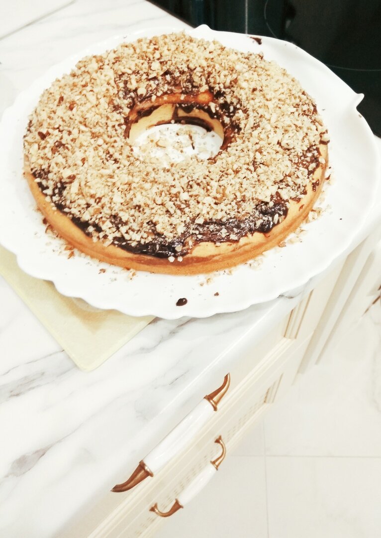 Раки любят устраивать посиделки дома, независимо какой пост они занимают и сколько им лет.