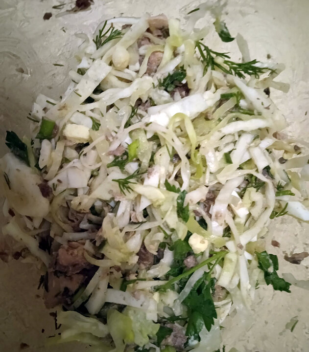Салат с тунцом и белокочанной капустой