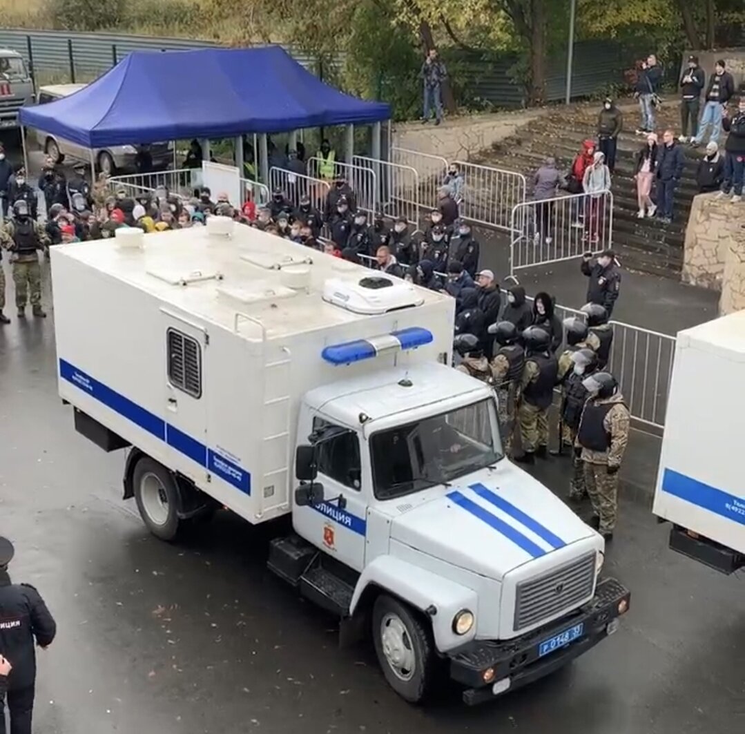Задержание фанатов во Владимире. Скриншот с видео t.me/OFNEWS