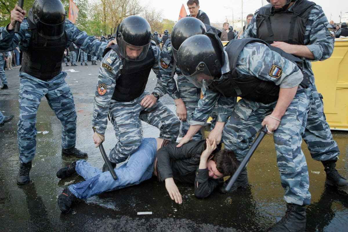 Это все омон москва