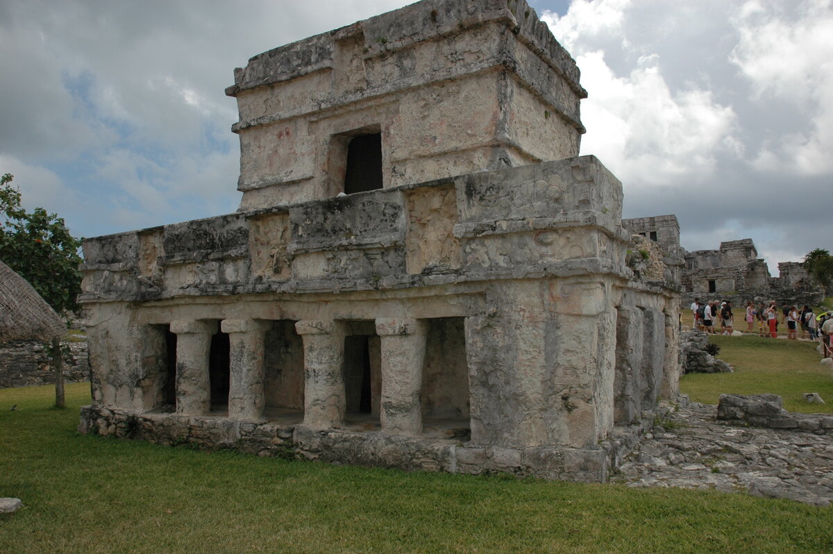 Тулум. Единственный город майя, расположенный на берегу моря