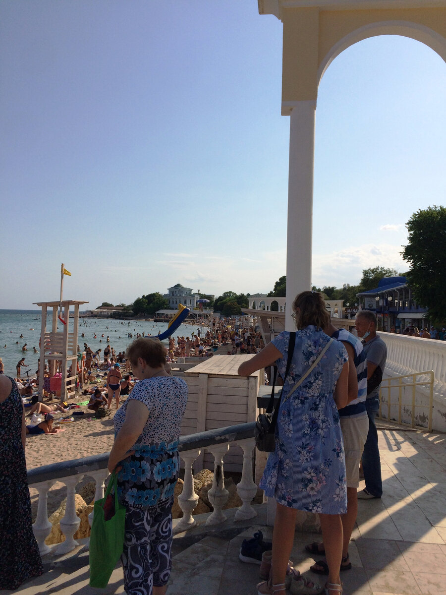 Друг на друге. Кто то в состоянии алкогольного опьянения...