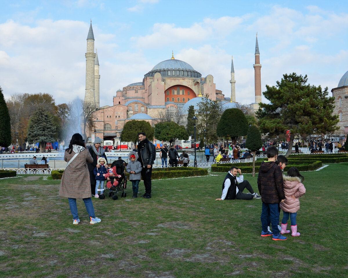 Вид на Айя-Софию. Фото автора.